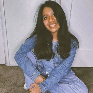 Meet your Posher, Estefania